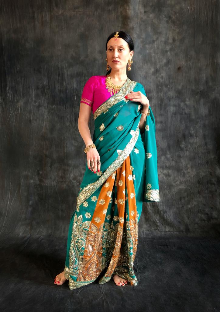 Индийское сари с шитьём