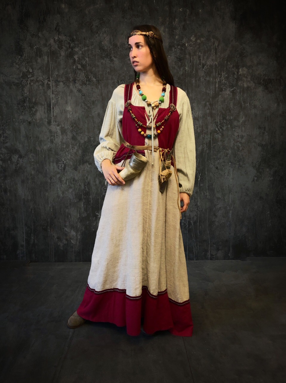 Женский простой костюм эпохи викингов