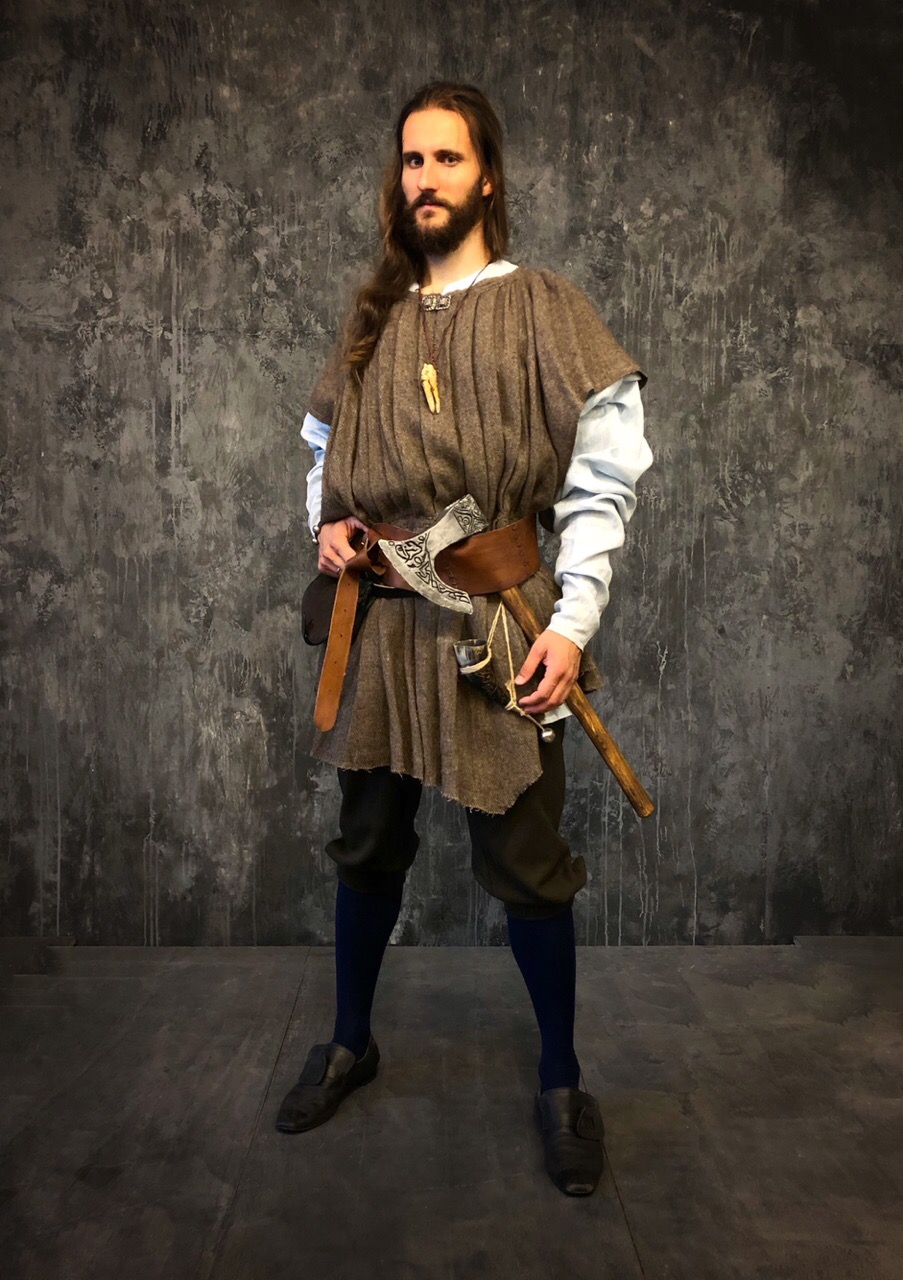 Мужской простой костюм эпохи викингов